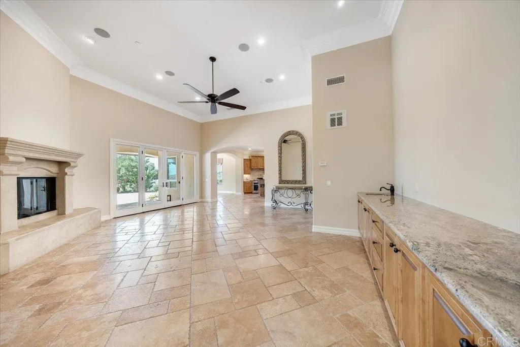 https://cdn.realtyfeed.com/cdn/127/306697489/e0d82c2f12128d15792a0fed3fbc0259.webp