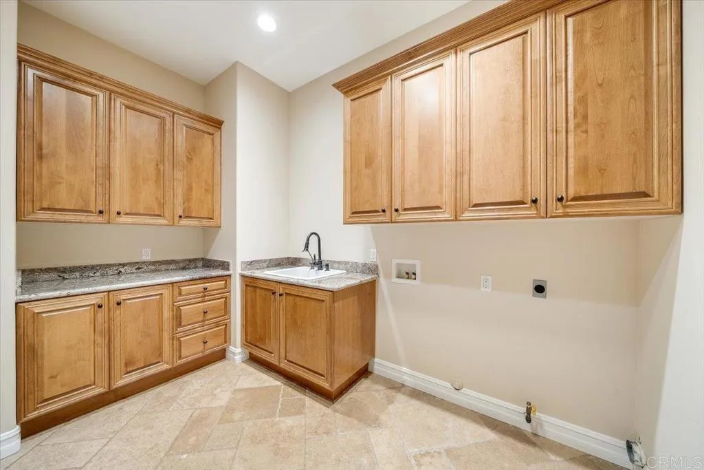 https://cdn.realtyfeed.com/cdn/127/306697489/e5510138297bdc928133835323db72b5.webp