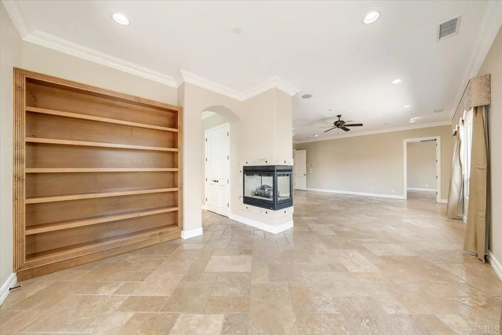 https://cdn.realtyfeed.com/cdn/127/306697489/f15aef365b30fa2e405d265142539a2d.webp