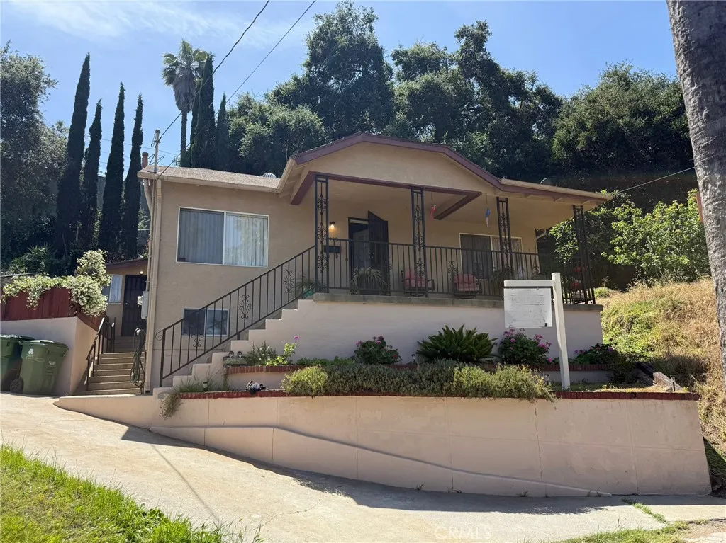 Los Angeles, CA 90042