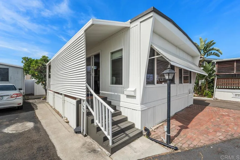 https://cdn.realtyfeed.com/cdn/127/306697574/48bb03117eae216a0526e21aa272e69a.webp