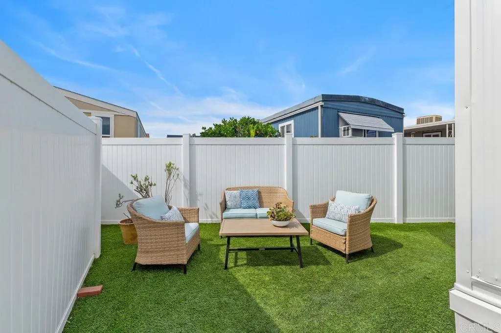 https://cdn.realtyfeed.com/cdn/127/306697574/d43dbb4c63edc3f414477d22dd958ea1.webp