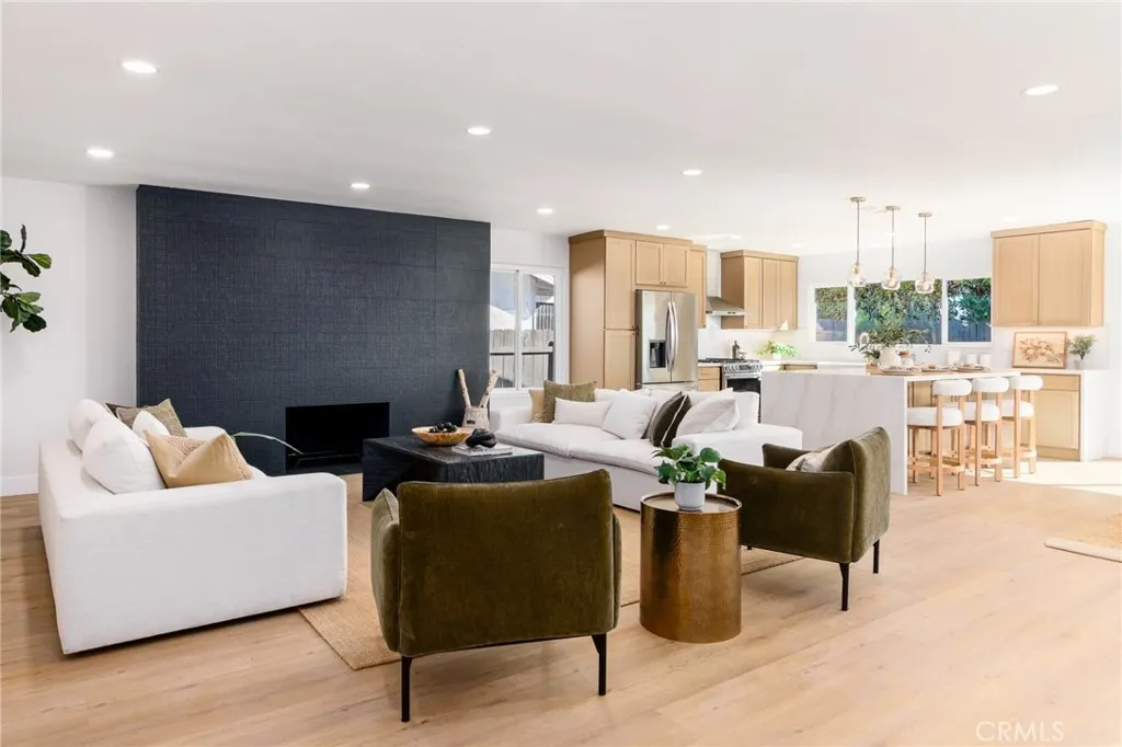 https://cdn.realtyfeed.com/cdn/127/306697579/a54c658cd130206e9e1d6b7ad531c5b6.webp