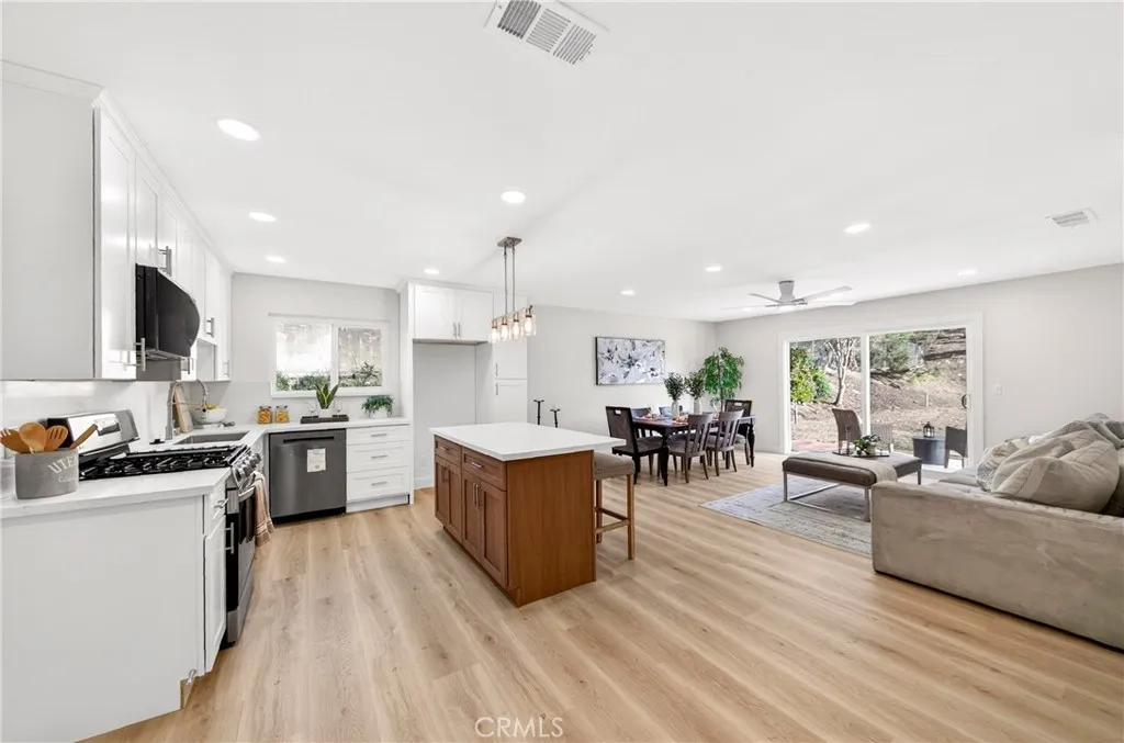 https://cdn.realtyfeed.com/cdn/127/306697584/1f160ad2abf8da56d3e15b2384f0d35b.webp