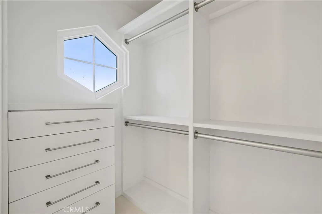 Photo #15: DW26074544 Listing: Photo #15