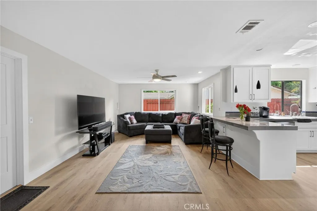 https://cdn.realtyfeed.com/cdn/127/306697611/351e9f69b3e9449a31cd55be7935bc35.webp