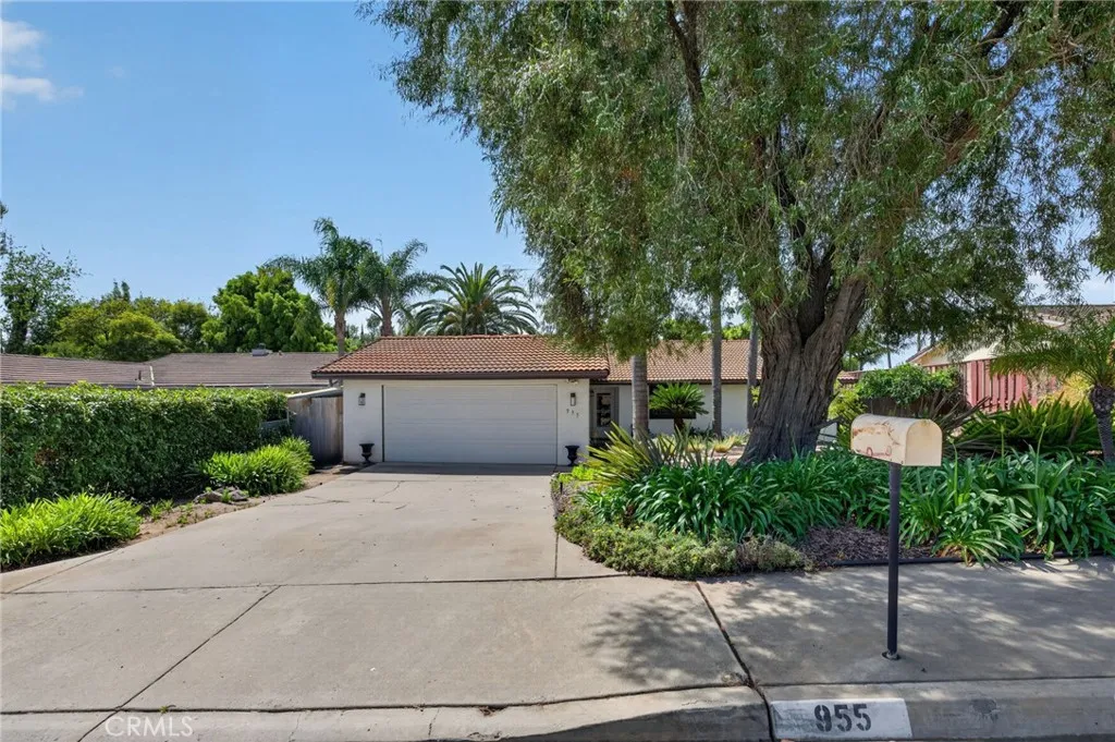 https://cdn.realtyfeed.com/cdn/127/306697611/79ef2f3b1ef6f3148729d9c360dc840a.webp