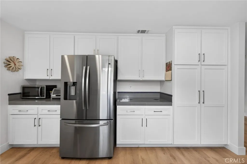 https://cdn.realtyfeed.com/cdn/127/306697611/c1fcbc4e37a5b2055069b3469d7f78b3.webp