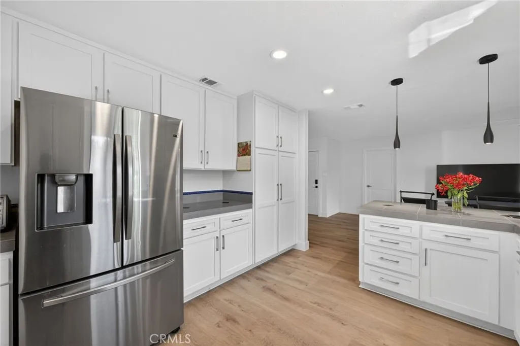 https://cdn.realtyfeed.com/cdn/127/306697611/e96e824fe96e3a65c2c5c0d3495e2e8c.webp