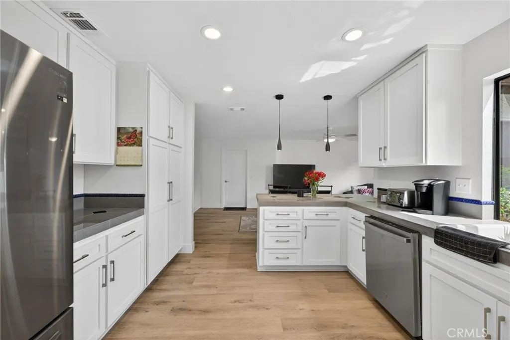https://cdn.realtyfeed.com/cdn/127/306697611/f17ef83e3a1b189064594ca85234f6b4.webp