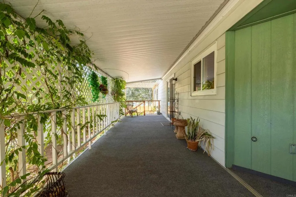 https://cdn.realtyfeed.com/cdn/127/306697639/13b83b7ca31730e03a68ad0a90b1f971.webp