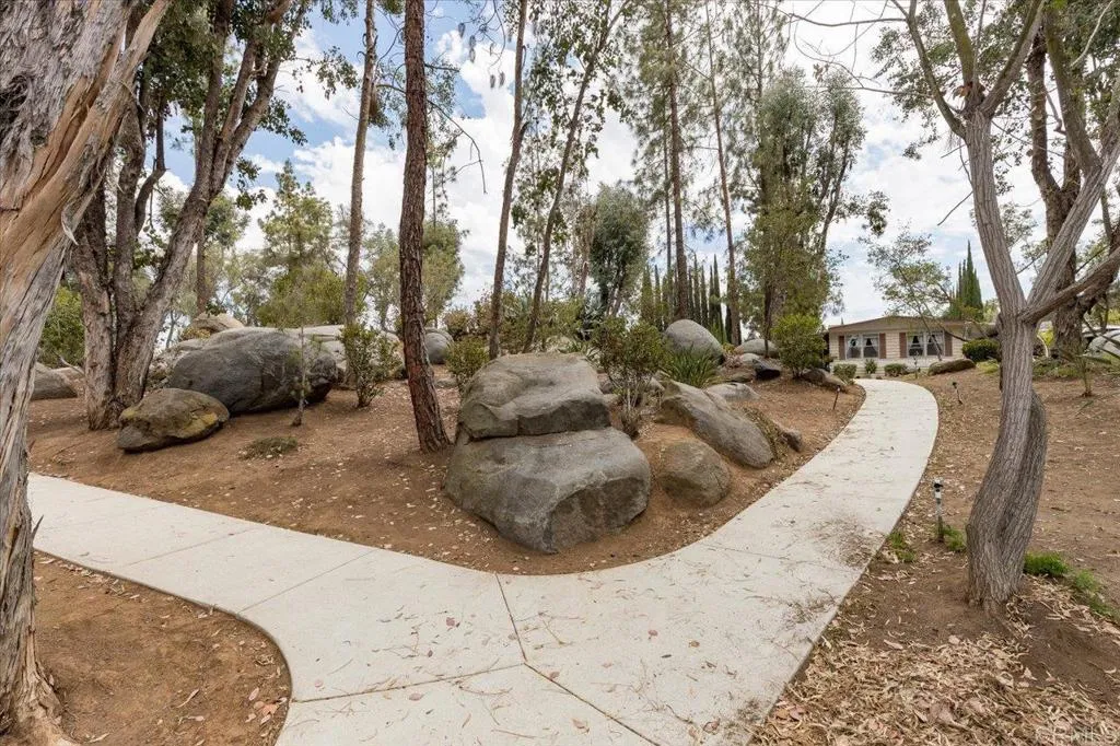 https://cdn.realtyfeed.com/cdn/127/306697639/1906d5c0c2b507b2eeec5c937e4999ad.webp