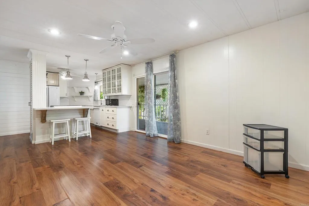 https://cdn.realtyfeed.com/cdn/127/306697639/1fe664ecfed53d1d66b8e463b1245ed3.webp