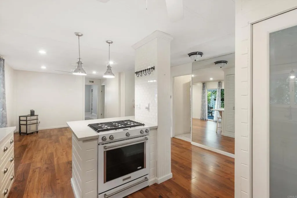 https://cdn.realtyfeed.com/cdn/127/306697639/4d9c02b931378b6e1636e2e685de1787.webp