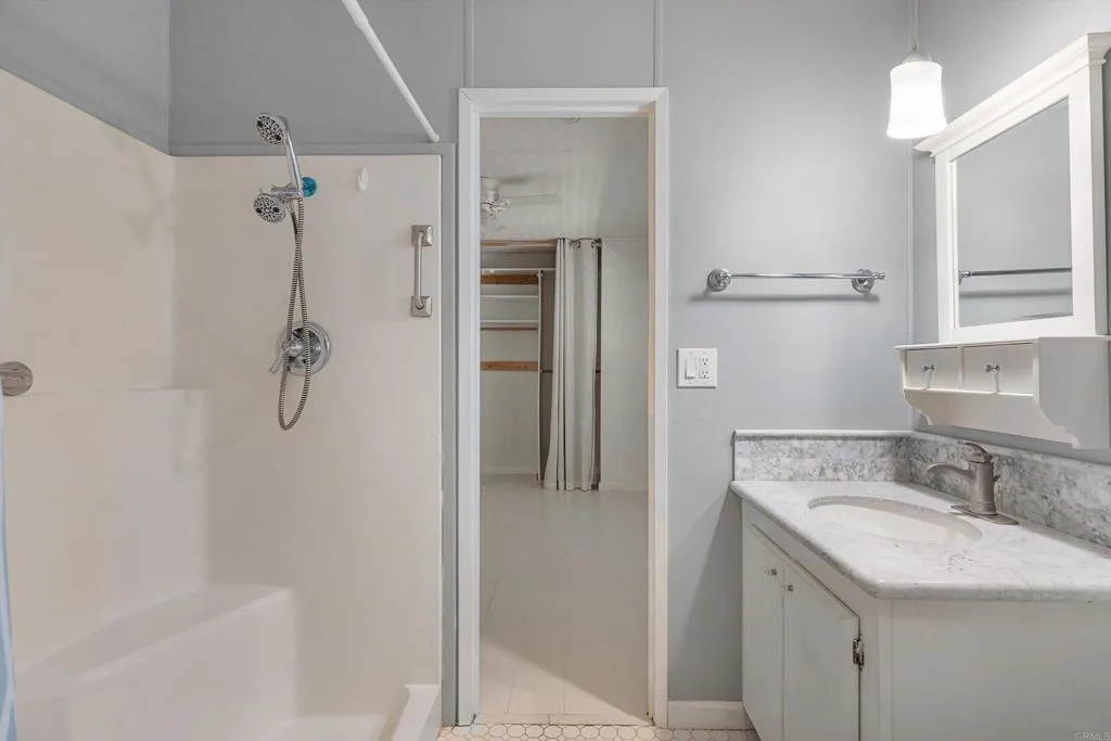 https://cdn.realtyfeed.com/cdn/127/306697639/6b4af1e1ec66c2c031cee7afeaf6a03c.webp