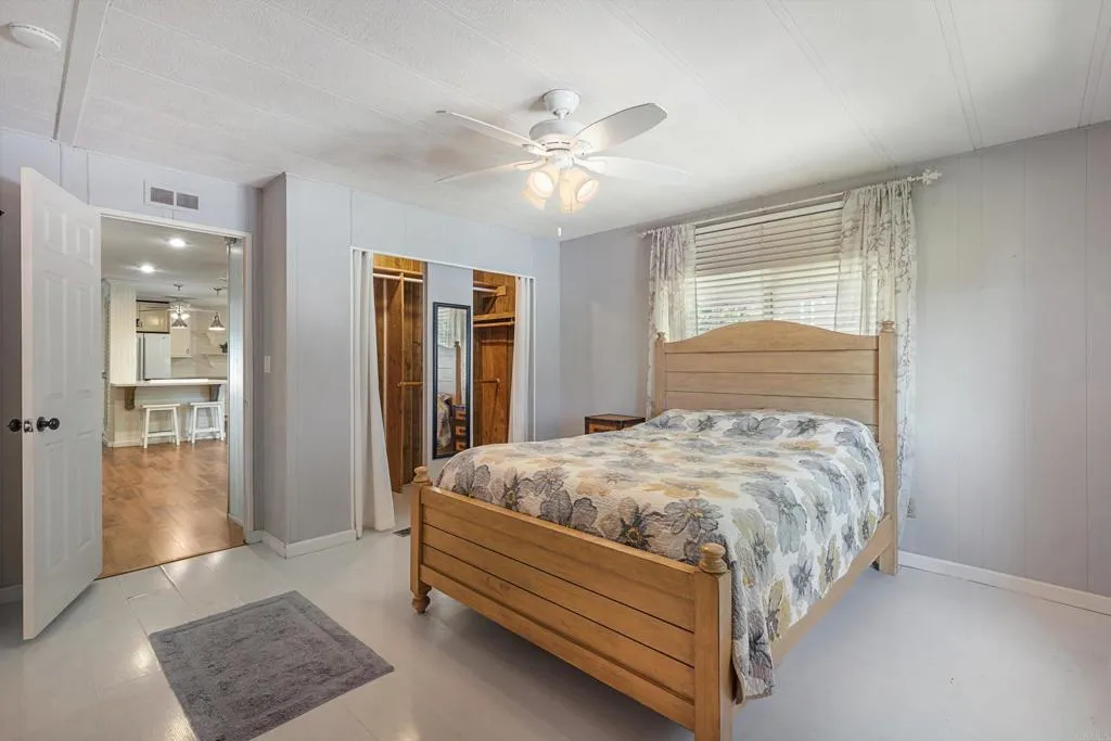 https://cdn.realtyfeed.com/cdn/127/306697639/b8649ee56fabd3ed1008a8bd2bcaf456.webp