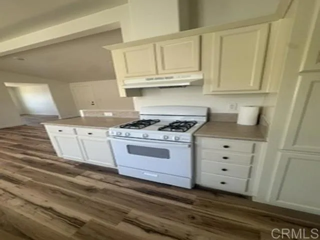 https://cdn.realtyfeed.com/cdn/127/306697640/c234d4aed393dff8f22fc66437ec90fa.webp