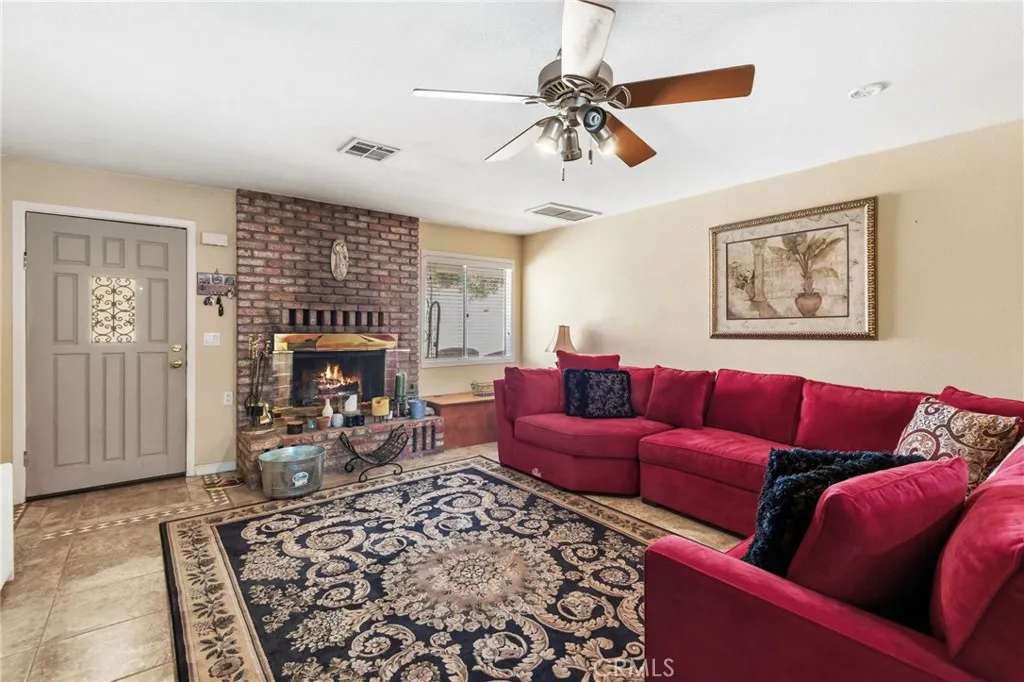 https://cdn.realtyfeed.com/cdn/127/306697642/3b361a775090192fa20878d5868d52cf.webp