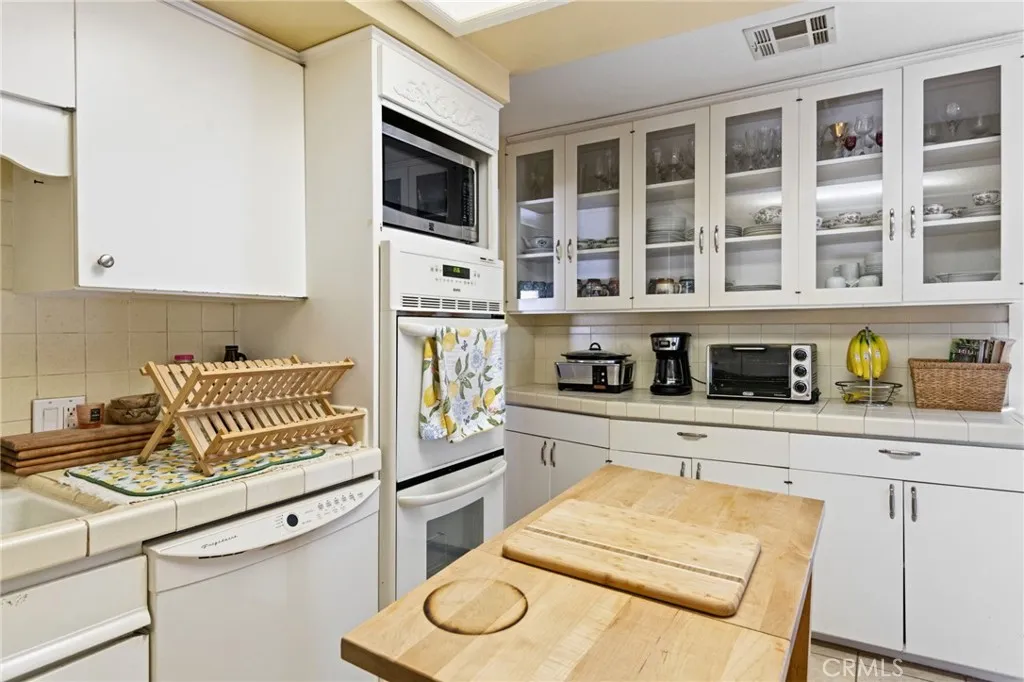 https://cdn.realtyfeed.com/cdn/127/306697642/a6fb37623f2f40713a29878e44d0e235.webp
