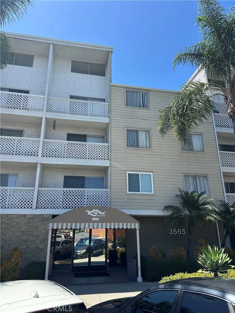 3565 Linden Unit 208