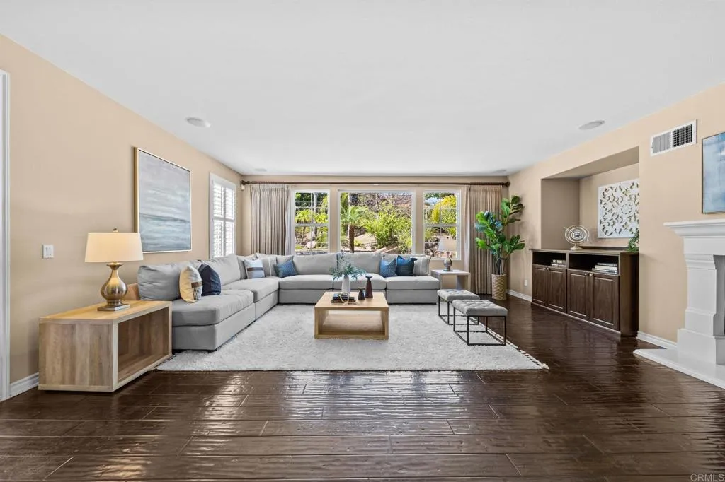 https://cdn.realtyfeed.com/cdn/127/306699833/166aca280155fec0069bdab0d4688c38.webp