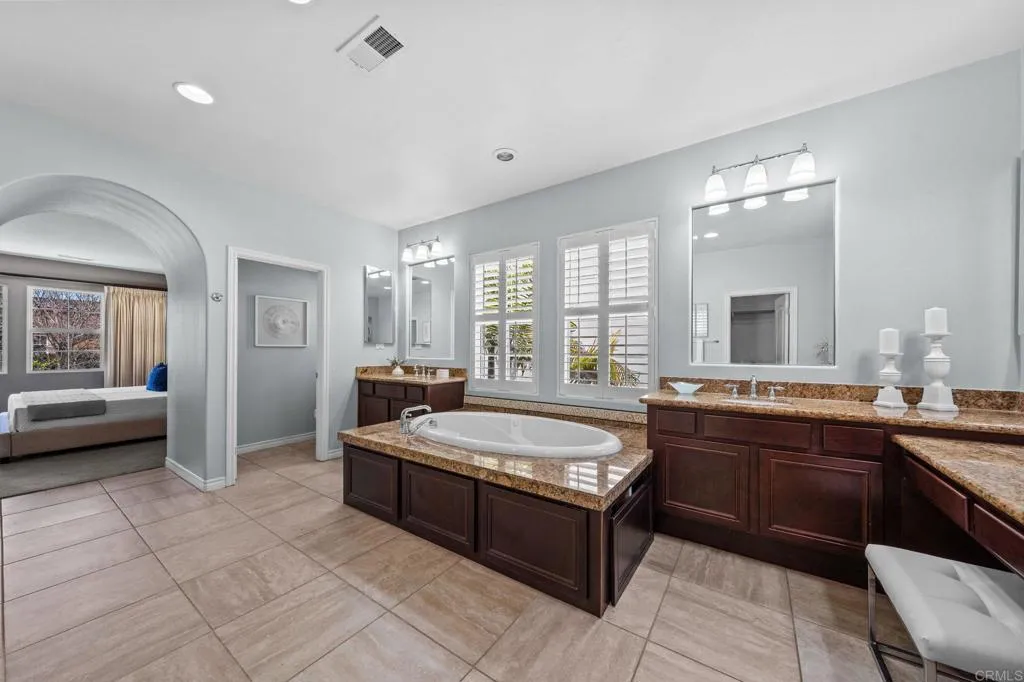 https://cdn.realtyfeed.com/cdn/127/306699833/62fe11ee9cb4f1c6df2e7210823e6a0d.webp