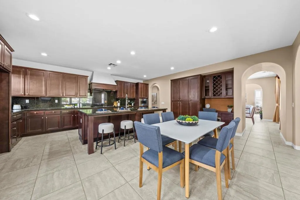 https://cdn.realtyfeed.com/cdn/127/306699833/c9a86c9453e2a2152606f149e0a9ee08.webp