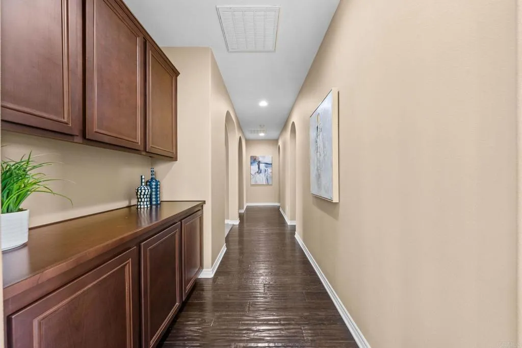 https://cdn.realtyfeed.com/cdn/127/306699833/d7c74a6fabfc414b5e9762bb84efdacb.webp