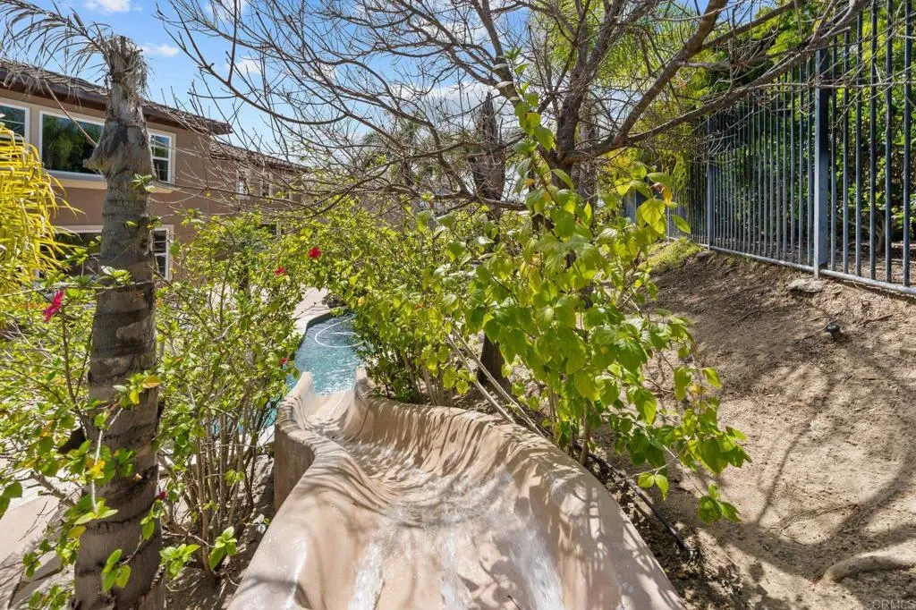 https://cdn.realtyfeed.com/cdn/127/306699833/f0d4a44f9b76654c98f90bb49542197c.webp