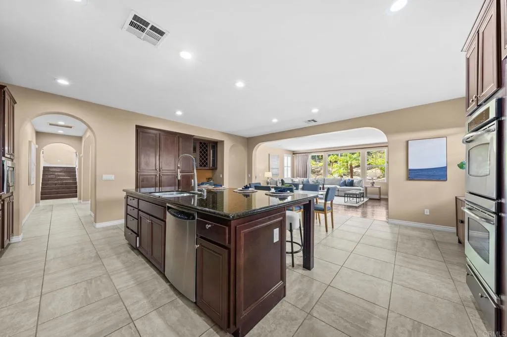 https://cdn.realtyfeed.com/cdn/127/306699833/fe40fe197fb2a7a65a81e673a1edbe02.webp