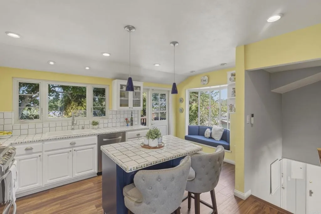 https://cdn.realtyfeed.com/cdn/127/306699872/0a0f051b8df369f8eea48159d0acf330.webp