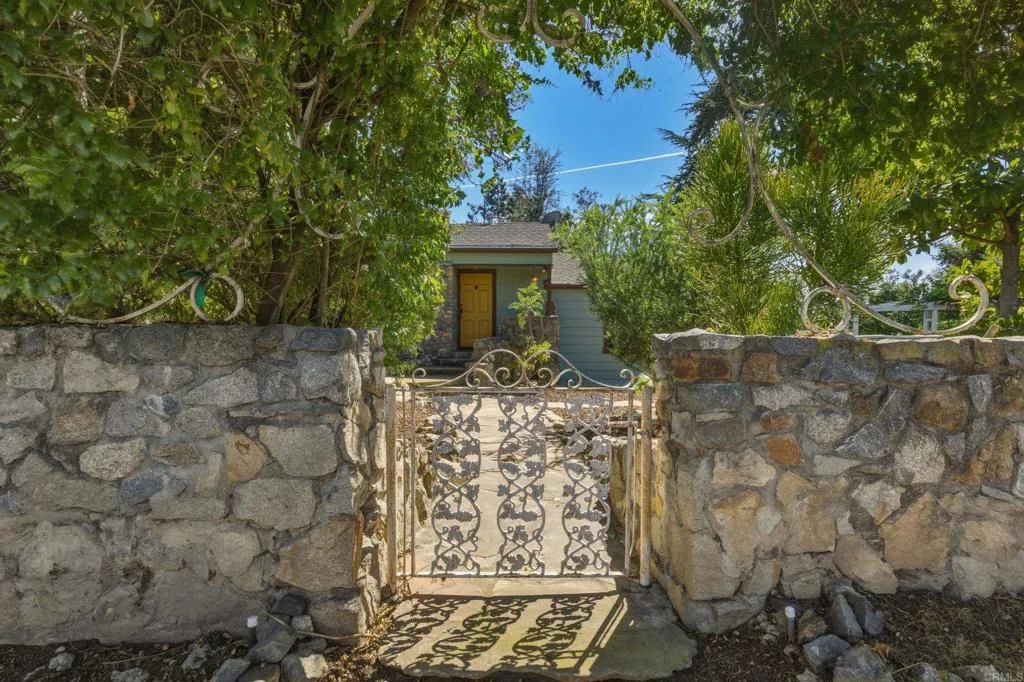 https://cdn.realtyfeed.com/cdn/127/306699872/493df486c013cdcd9e3f64b55f0906e7.webp