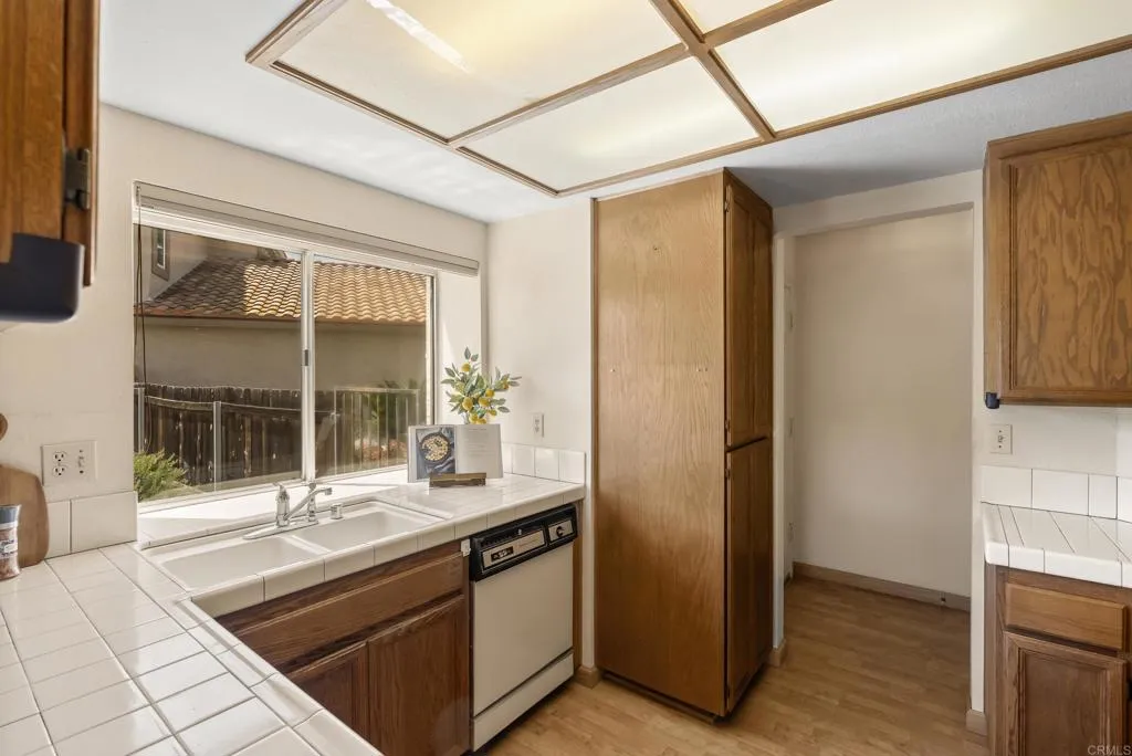 https://cdn.realtyfeed.com/cdn/127/306699937/1a8538b2a3741a42917e7b8ae61616e8.webp