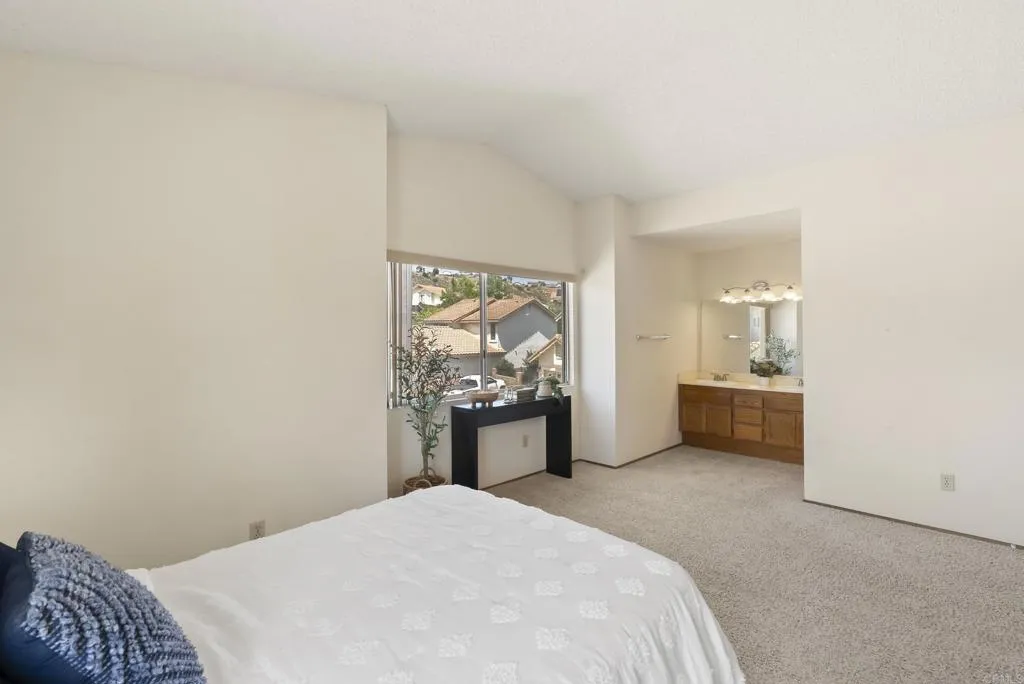 https://cdn.realtyfeed.com/cdn/127/306699937/9d33708d8880e5fe893940b6dcee021f.webp
