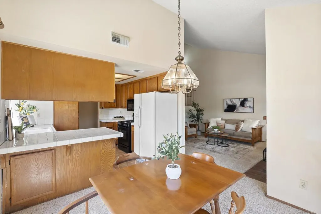 https://cdn.realtyfeed.com/cdn/127/306699937/b0e51b8e725df0a4c5522d080d165ee6.webp