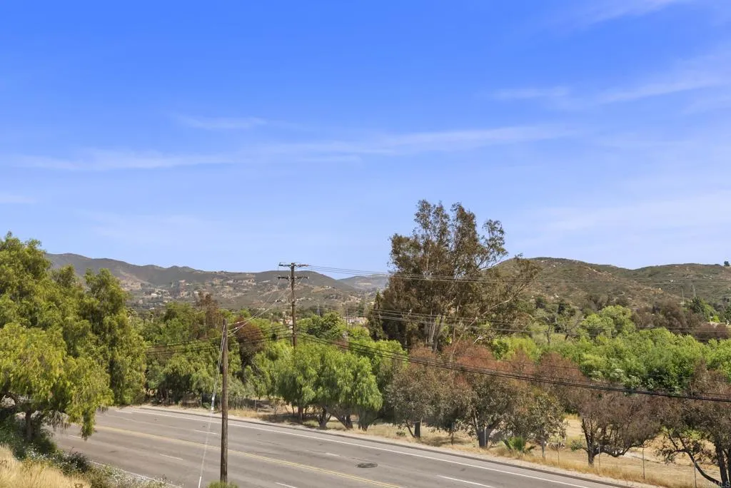 https://cdn.realtyfeed.com/cdn/127/306699937/c1c1bed9a1809318d6050aded0762456.webp