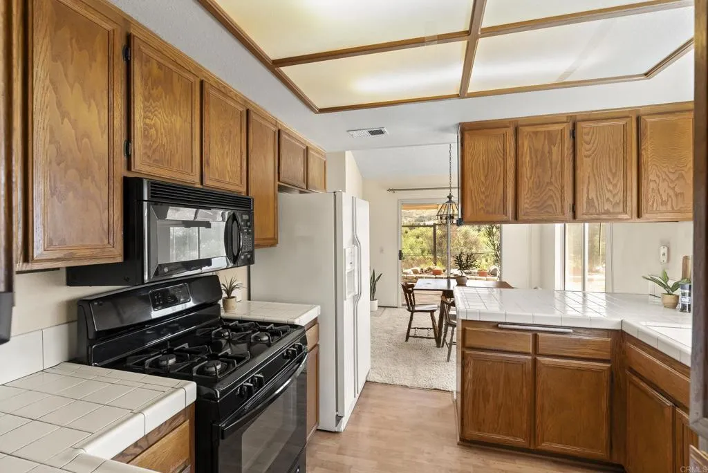 https://cdn.realtyfeed.com/cdn/127/306699937/ca1675e790eb4dcf0a8a26471017ae04.webp