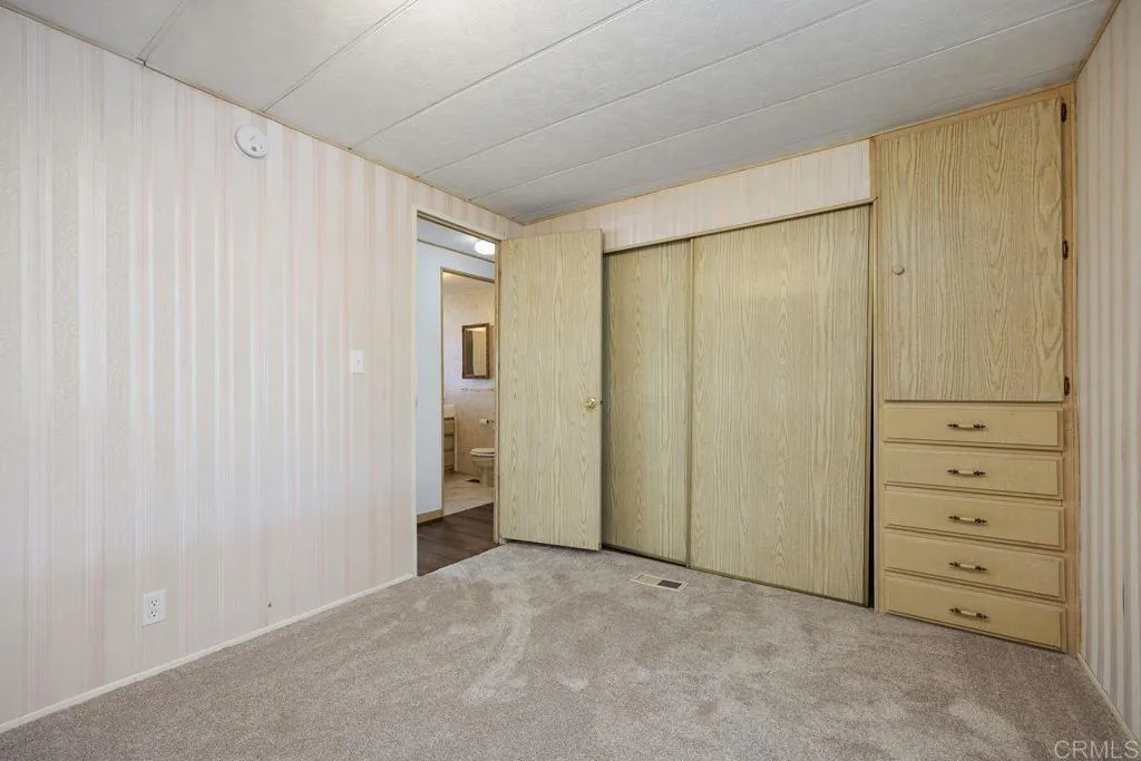 https://cdn.realtyfeed.com/cdn/127/306699953/391dda60592123558d205a71bc4a64b8.webp