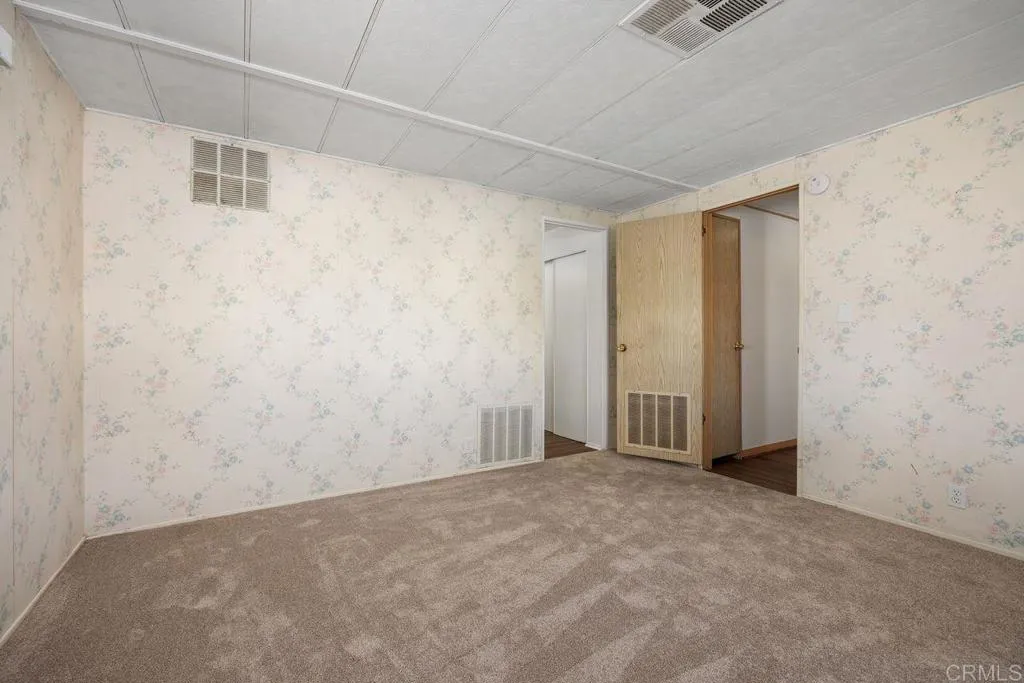 https://cdn.realtyfeed.com/cdn/127/306699953/84c80bcc9c2234d8e8ccb1fc22a18034.webp