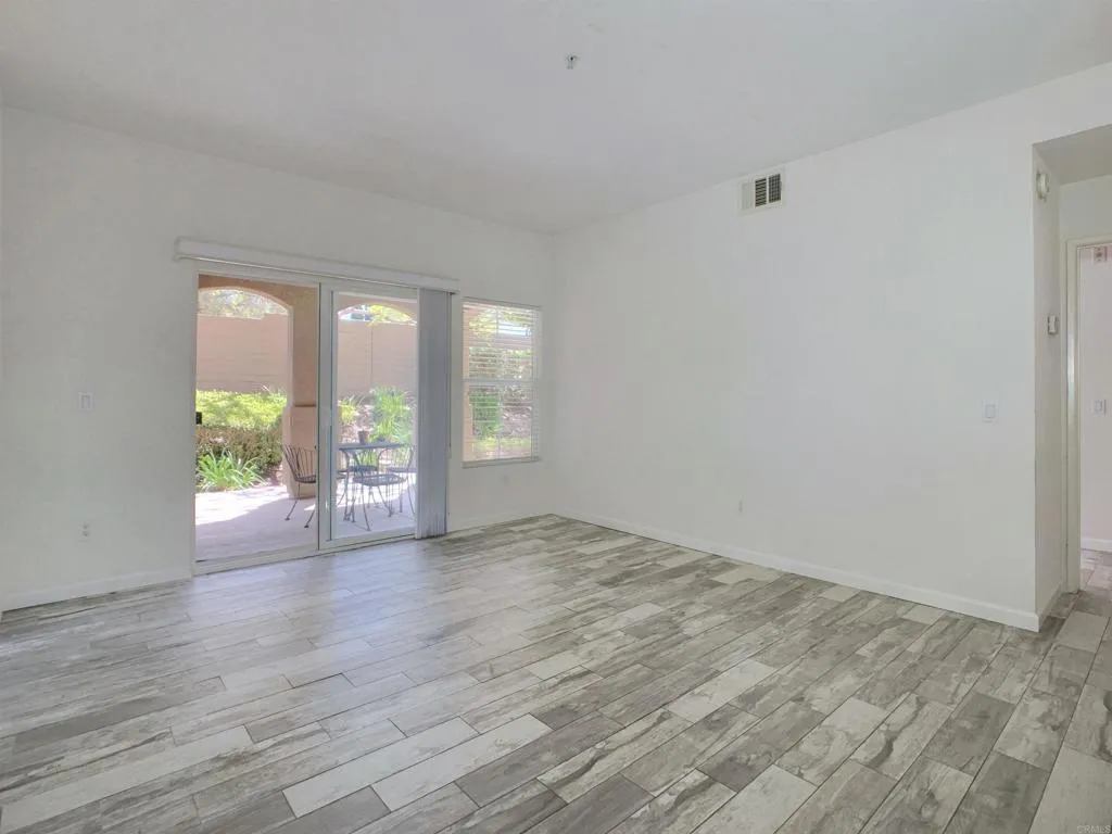 https://cdn.realtyfeed.com/cdn/127/306700010/eb3af5e0f4e1b60c0a0e8784bb9ad6da.webp