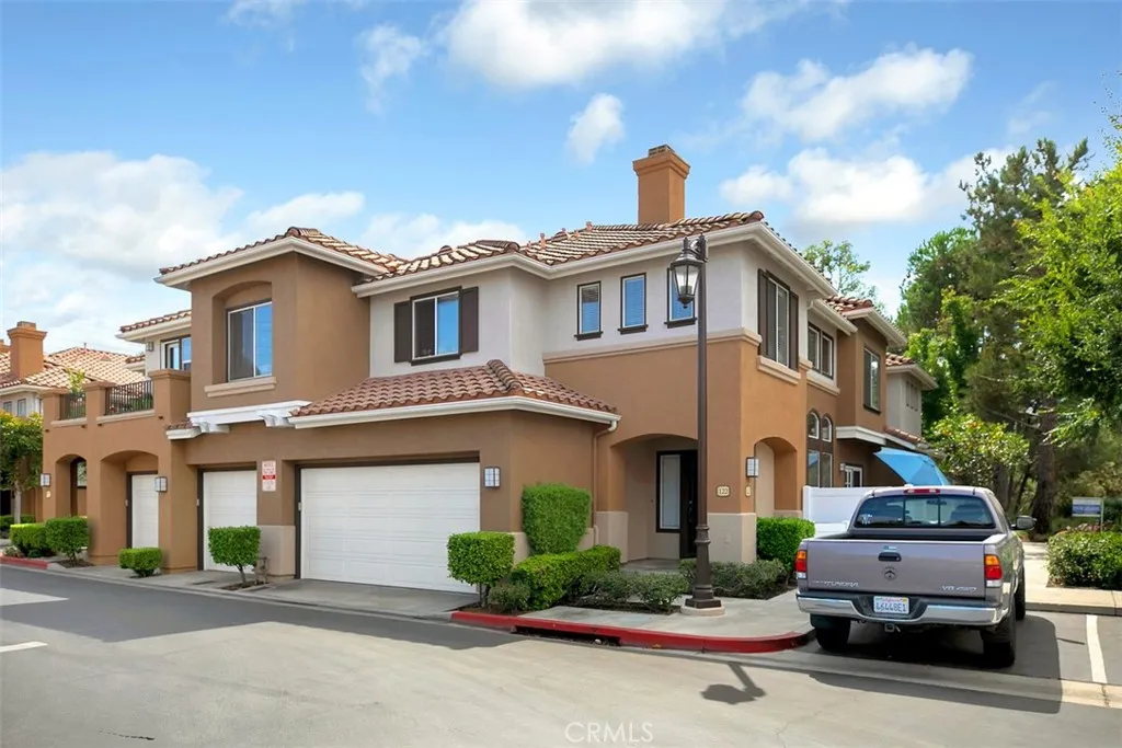 6907 Noble, Van Nuys, CA, 91405