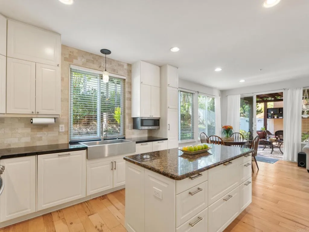 https://cdn.realtyfeed.com/cdn/127/306700132/2ae4575c304086001ebca760df398b49.webp