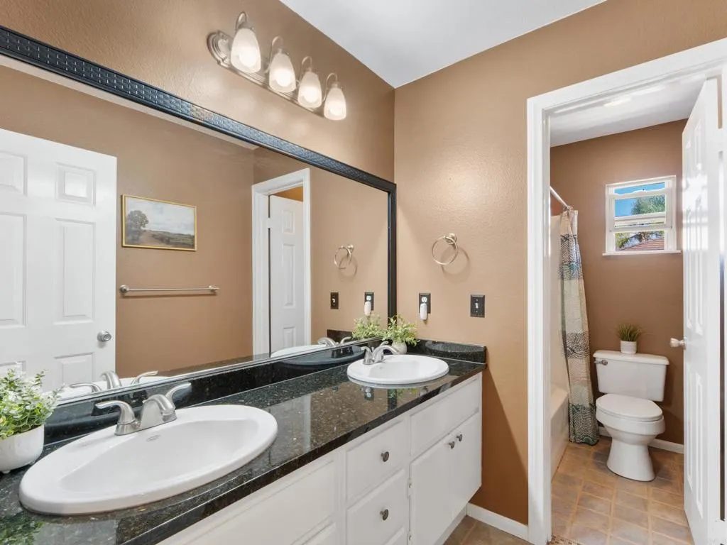https://cdn.realtyfeed.com/cdn/127/306700132/b73f8671f327c90410bd215e1eaf973c.webp