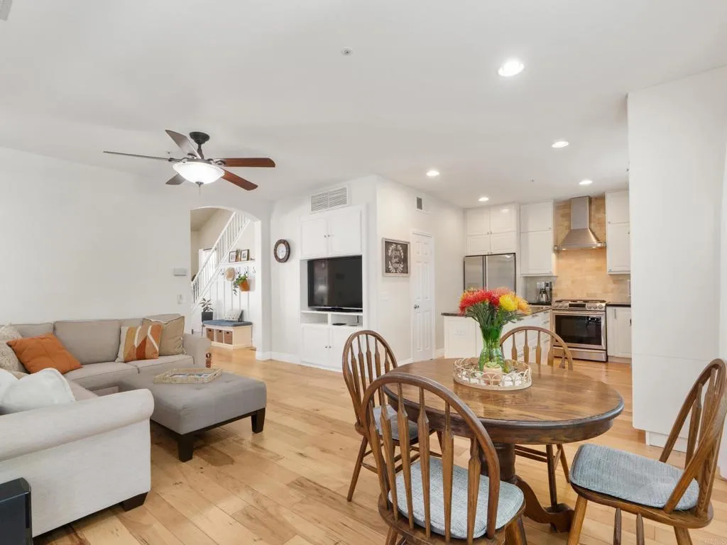 https://cdn.realtyfeed.com/cdn/127/306700132/d4fb48ff11463b563d0d230927cc3f13.webp