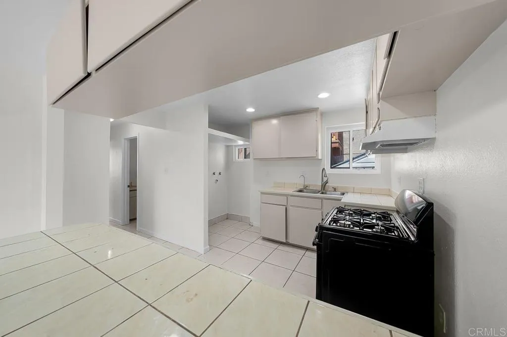 https://cdn.realtyfeed.com/cdn/127/306700148/3e727c2b2cee495b25b55c506803e704.webp