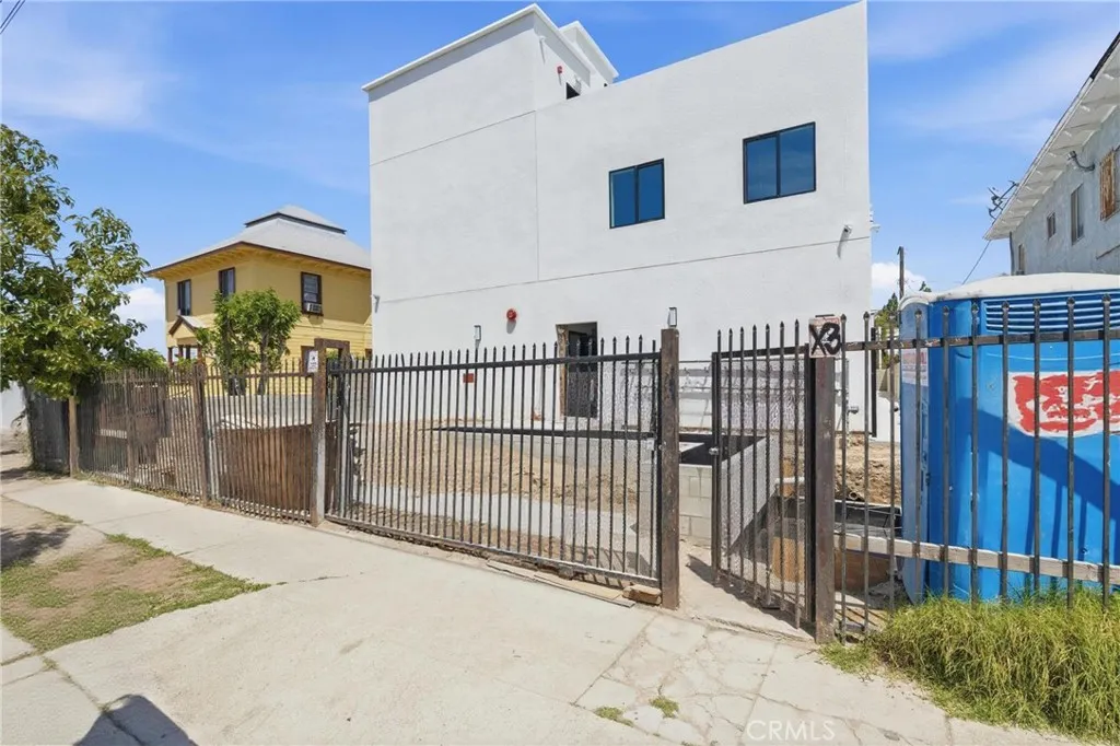1009 E 29th Street, Los Angeles, CA 90011 - Photo 2 of 18, Los Angeles, CA