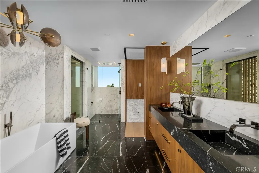 2516 Ocean Boulevard, Corona Del Mar, CA, 92625