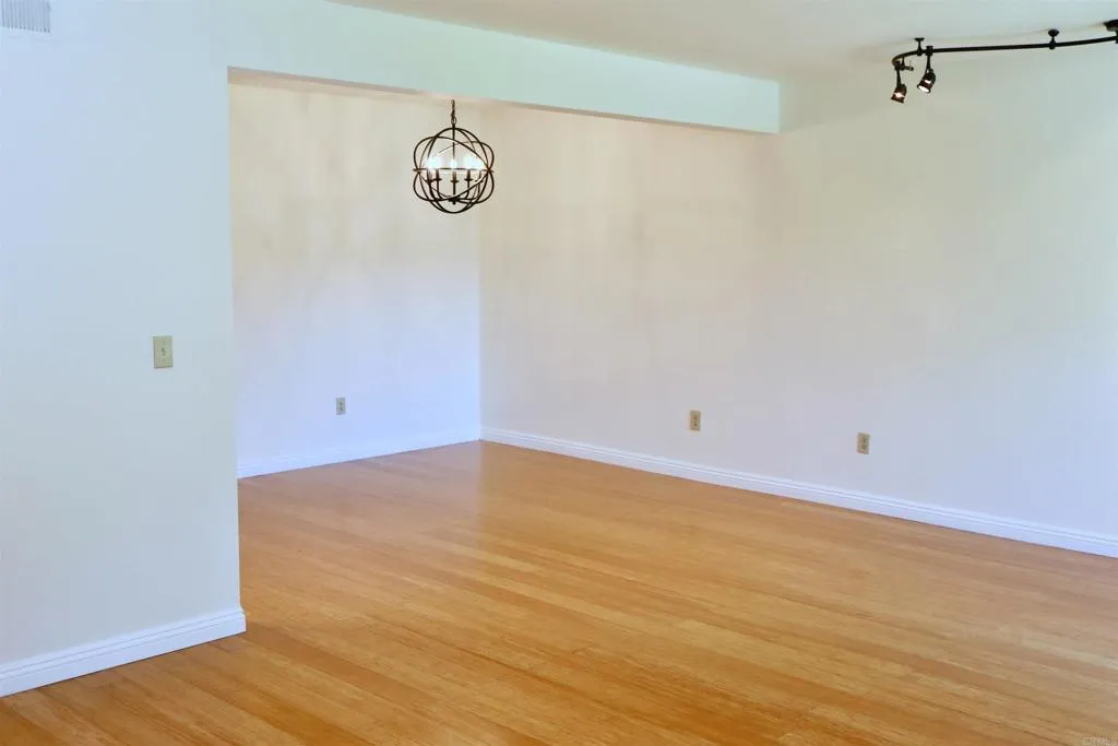 Photo #4: NDP2603865 Listing: Photo #4