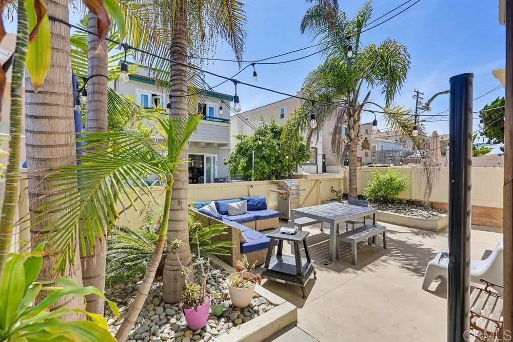 https://cdn.realtyfeed.com/cdn/127/306700249/566f2e855e7bd3ca29ad0c8d8f2986fc.webp