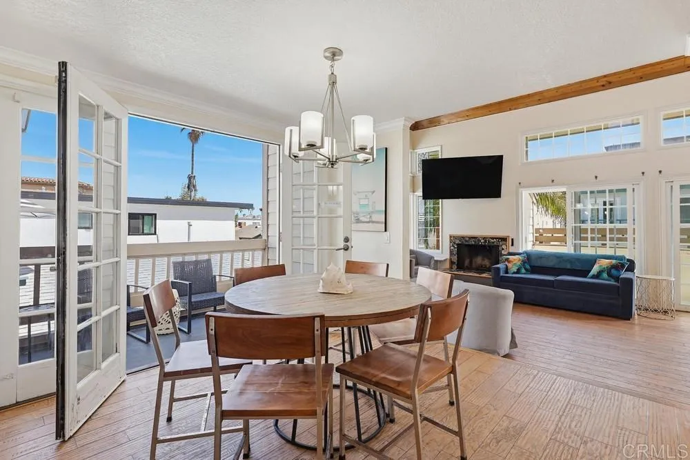 https://cdn.realtyfeed.com/cdn/127/306700249/5f948237ca4b8d08d1b2022df8ad0f36.webp